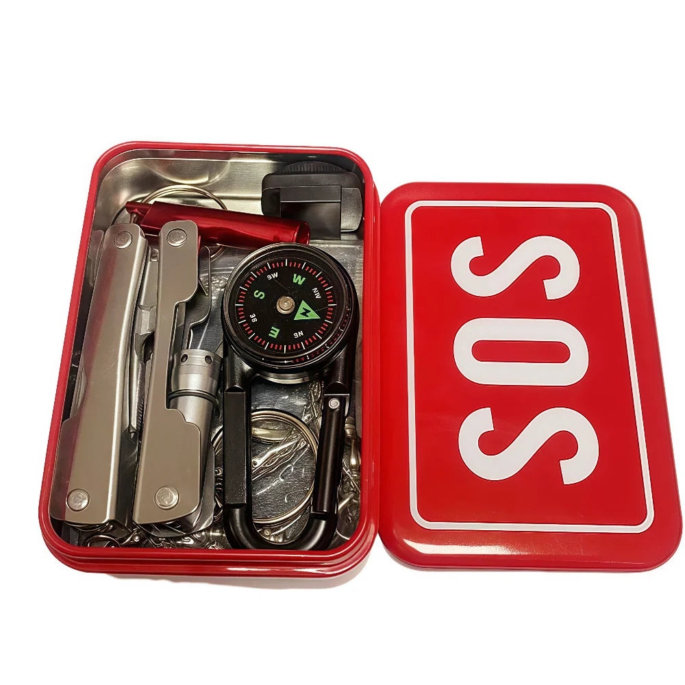 Kit de survie métallique SONORA avec outils essentiels, compact et robuste pour l'aventure en plein air.