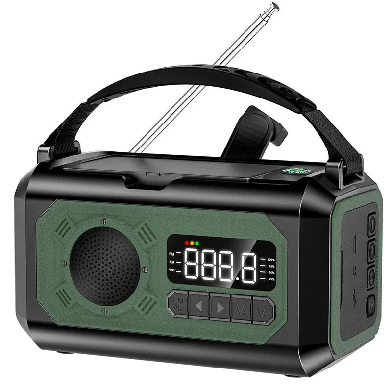 Radio d’urgence solaire à manivelle SONORA avec batterie de 12000mAh, couleur verte, pour campement ou situations d'urgence.